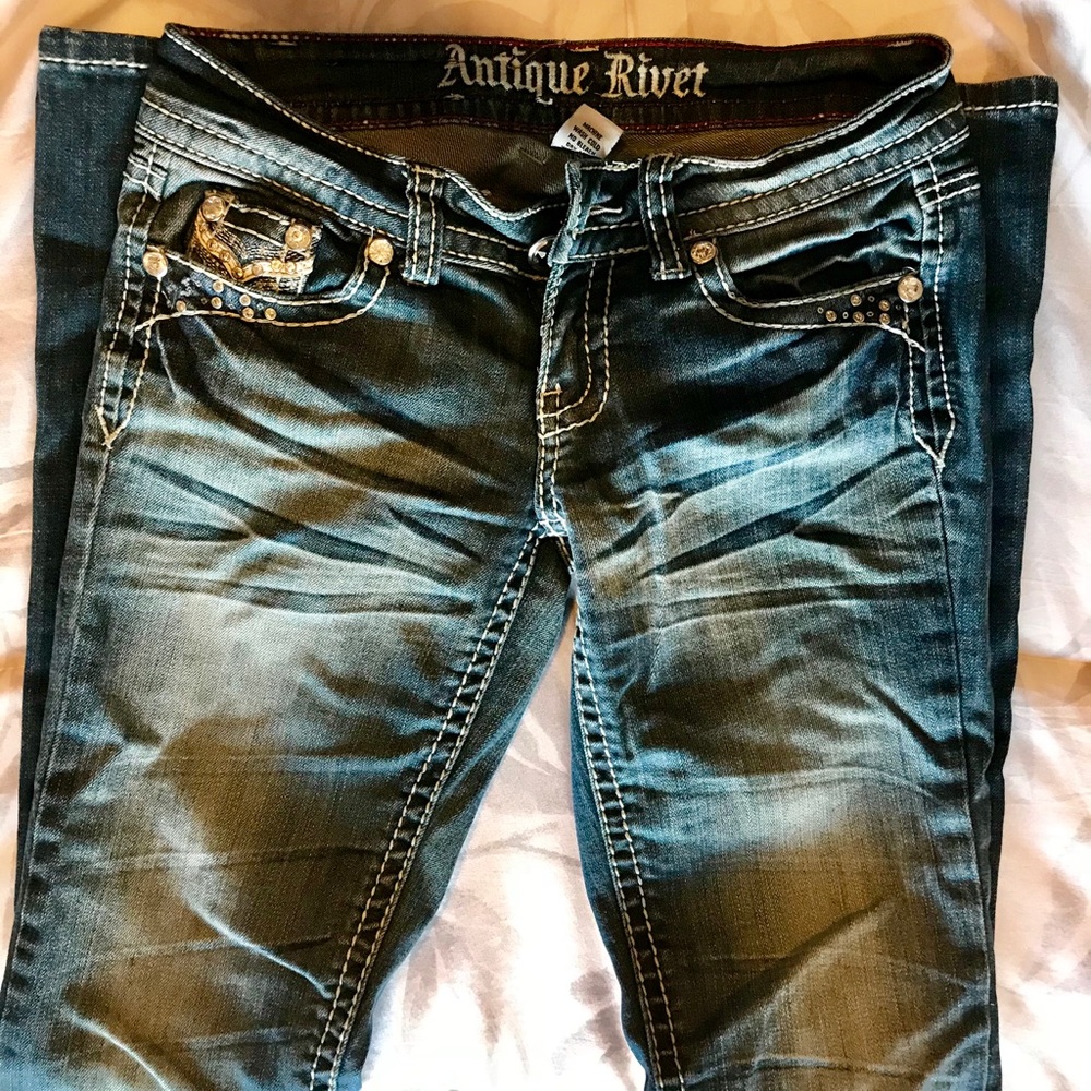 Antique Rivet Women’s Jeans
